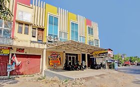 Collection O 92972 Gaharu Hotel